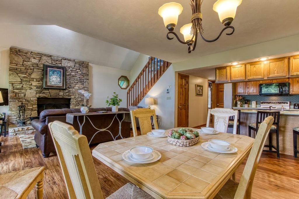 Serenity Heights, Amazing Views, Hot Tub Pool Access, 1089 Free Tickets Each Paid Day, Dollywood Gatlinburg Zewnętrze zdjęcie