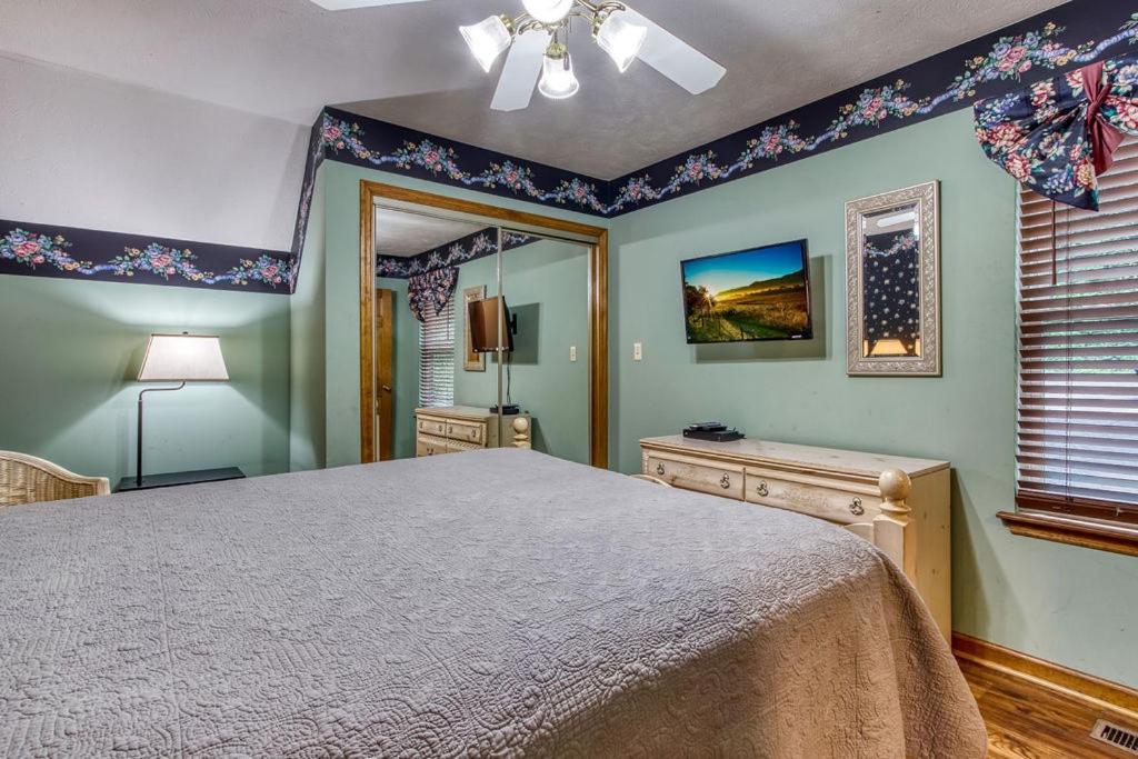 Serenity Heights, Amazing Views, Hot Tub Pool Access, 1089 Free Tickets Each Paid Day, Dollywood Gatlinburg Zewnętrze zdjęcie