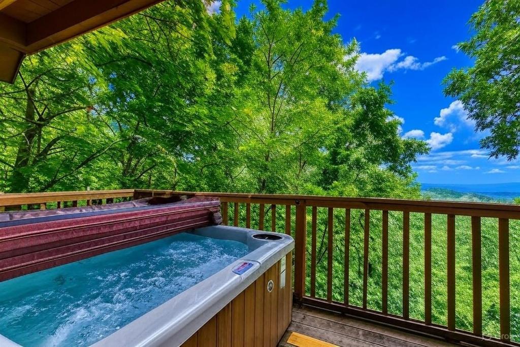 Serenity Heights, Amazing Views, Hot Tub Pool Access, 1089 Free Tickets Each Paid Day, Dollywood Gatlinburg Zewnętrze zdjęcie